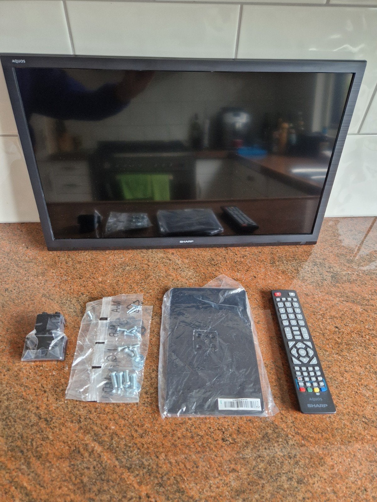 Sharp Aquos 24 inch LCD TV - Zo goed als nieuw, Ophalen, 50 Hz, Zo goed als nieuw, Sharp