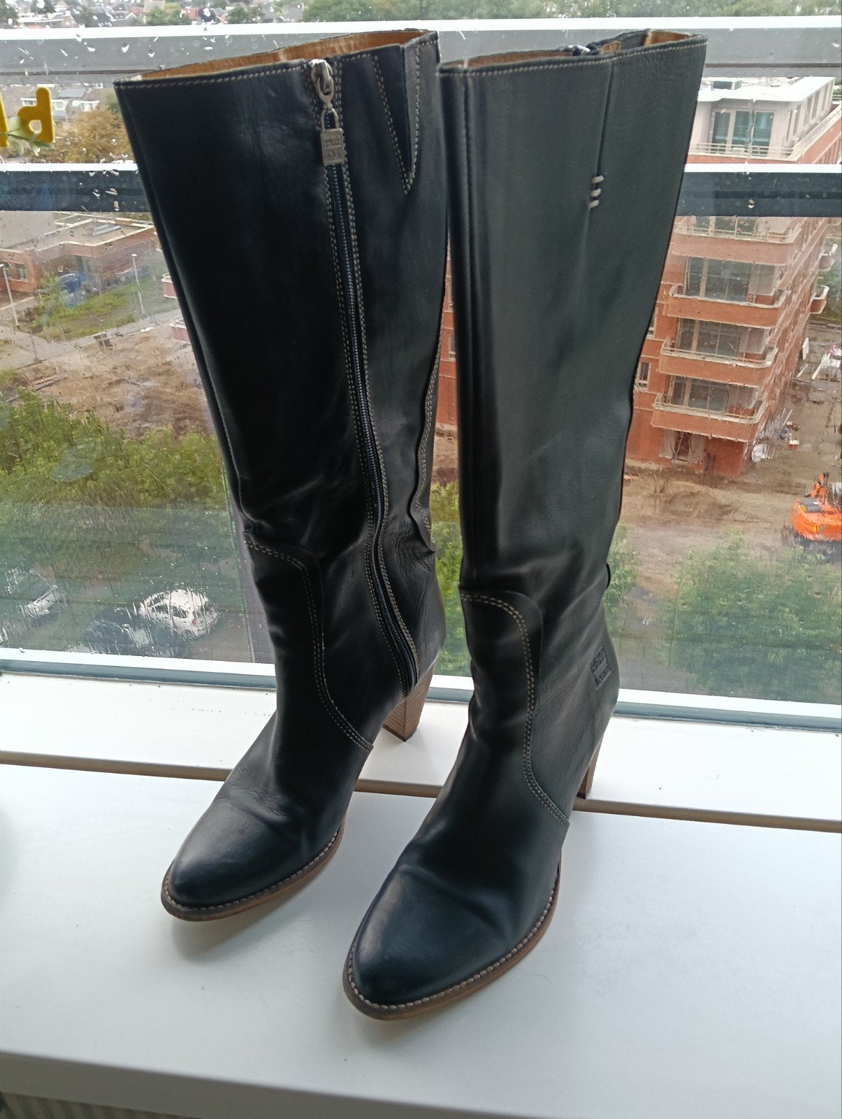lange laarzen maar 38, Kleding | Dames, Schoenen, Ophalen of Verzenden, Zo goed als nieuw, Zwart