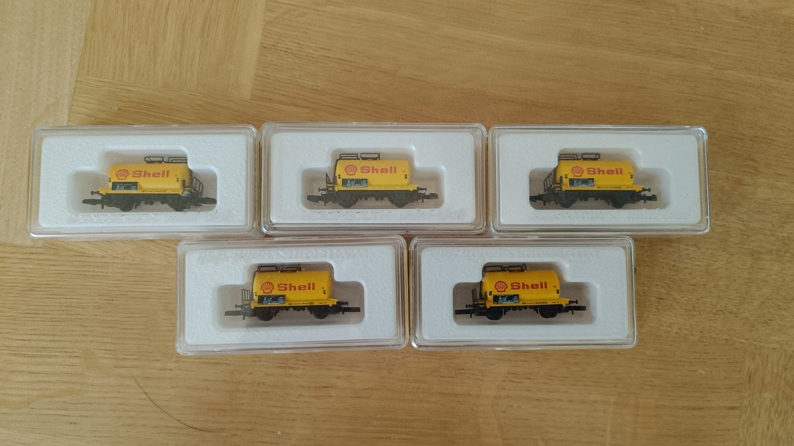 Märklin Z Mini-Club Shell Tankwagens, Hobby en Vrije tijd, Gelijkstroom, Wagon, Ophalen of Verzenden, Zo goed als nieuw