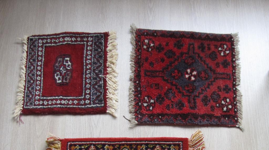 2 Kleedjes perzisch of oosters handgeknoopt, Huis en Inrichting, Stoffering | Tapijten en Kleden, Ophalen, Minder dan 50 cm, Gebruikt