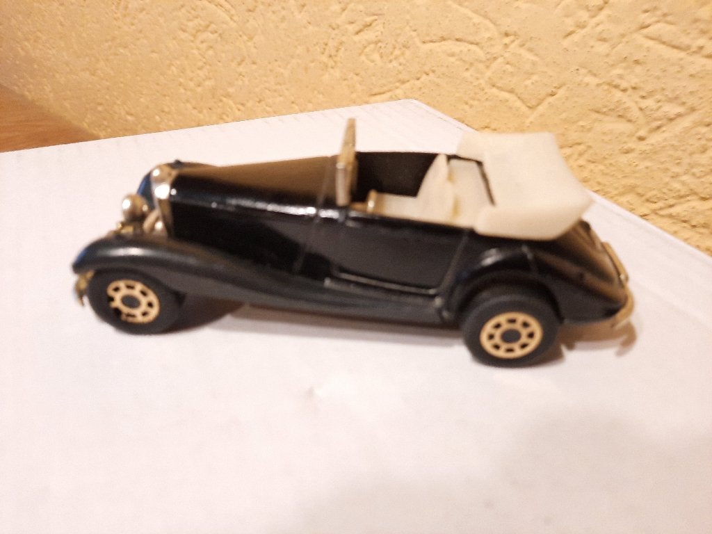 zwarte ouderwetse modelauto, 12 cm. lang, Hobby en Vrije tijd, Modelauto's | Overige schalen, Ophalen of Verzenden, Auto