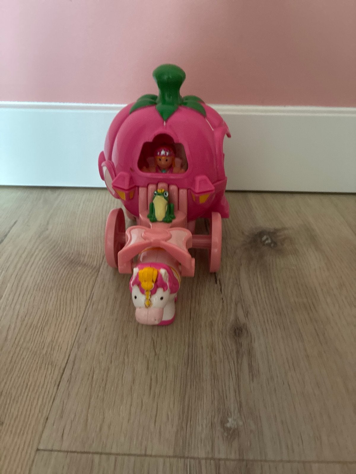 Polly Pocket Aardbeienkoets met paard en pop, Ophalen of Verzenden, Zo goed als nieuw, Meisje