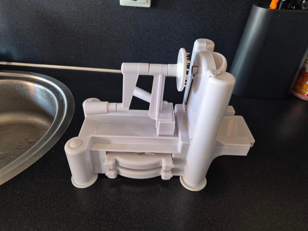 Kitchen Hero Spiralizer - Groente en Fruit Snijder, Ophalen, Overige typen, Kunststof, Zo goed als nieuw