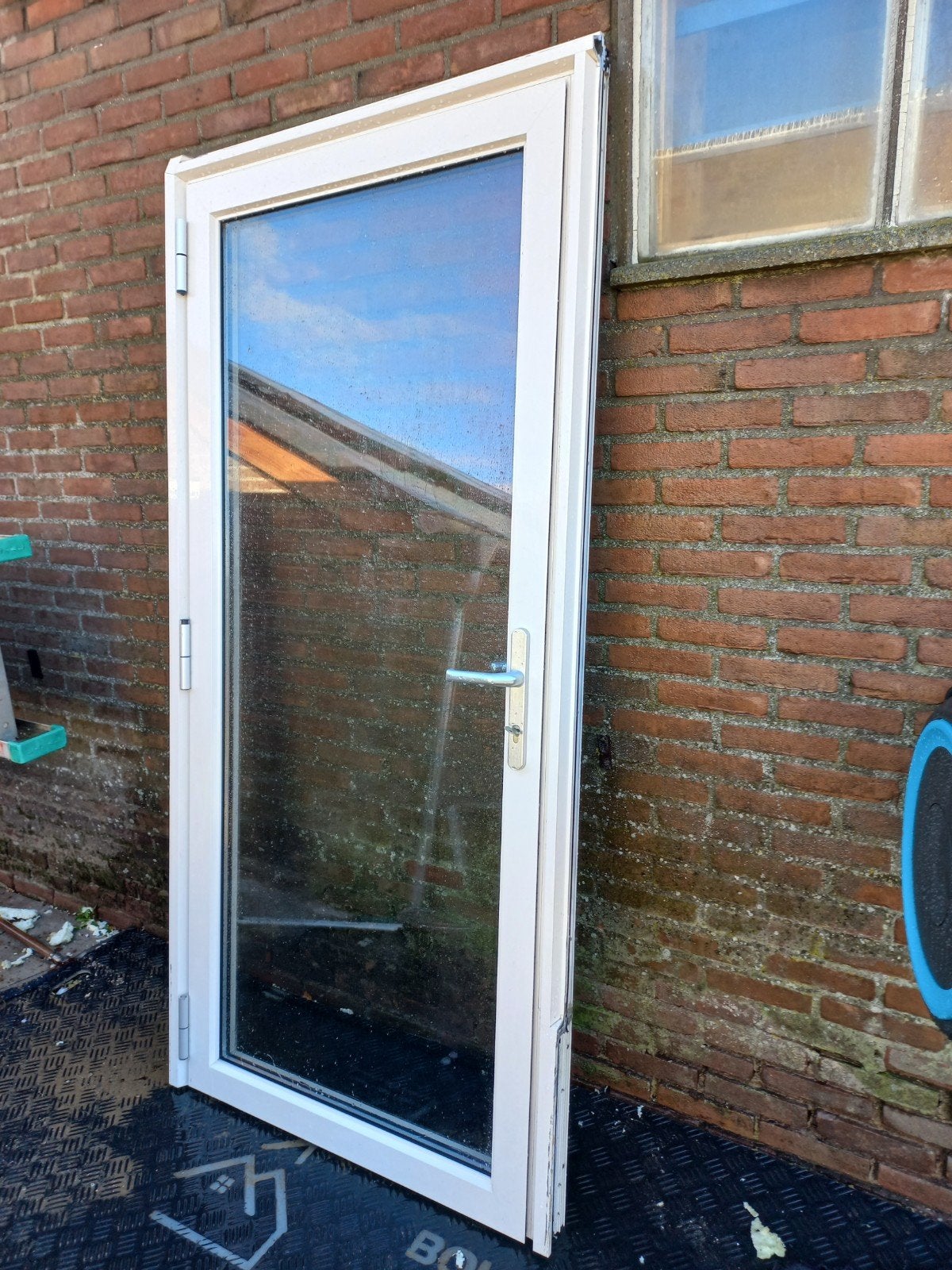 Aluminium deur met kozijn, draait naar buiten, Ophalen, Gebruikt, 80 tot 100 cm, 215 cm of meer