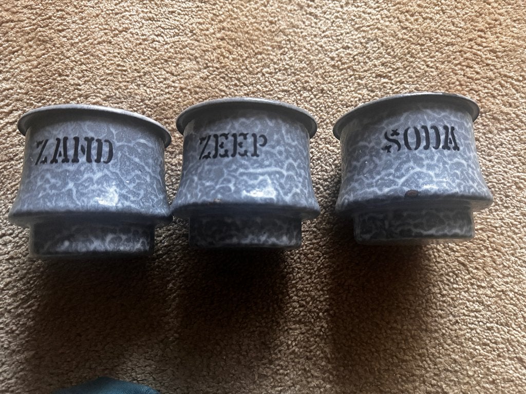 vintage emaille potjes voor zand, zeep en soda. zonder bakje, Ophalen
