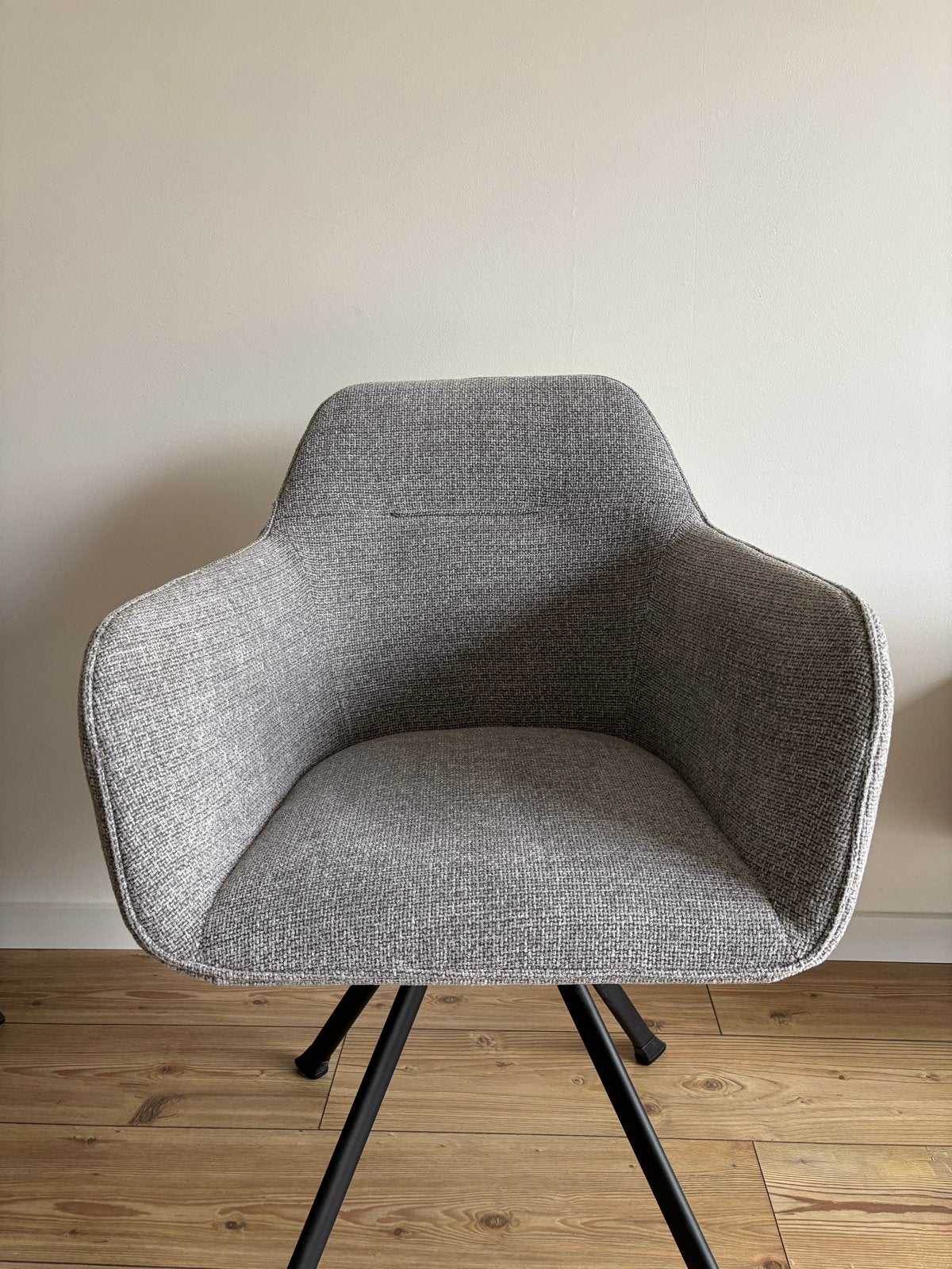 4 draai-eetkamerstoelen van O.Form (2-2,5 jaar oud), Ophalen, Zo goed als nieuw, Eén, Stof