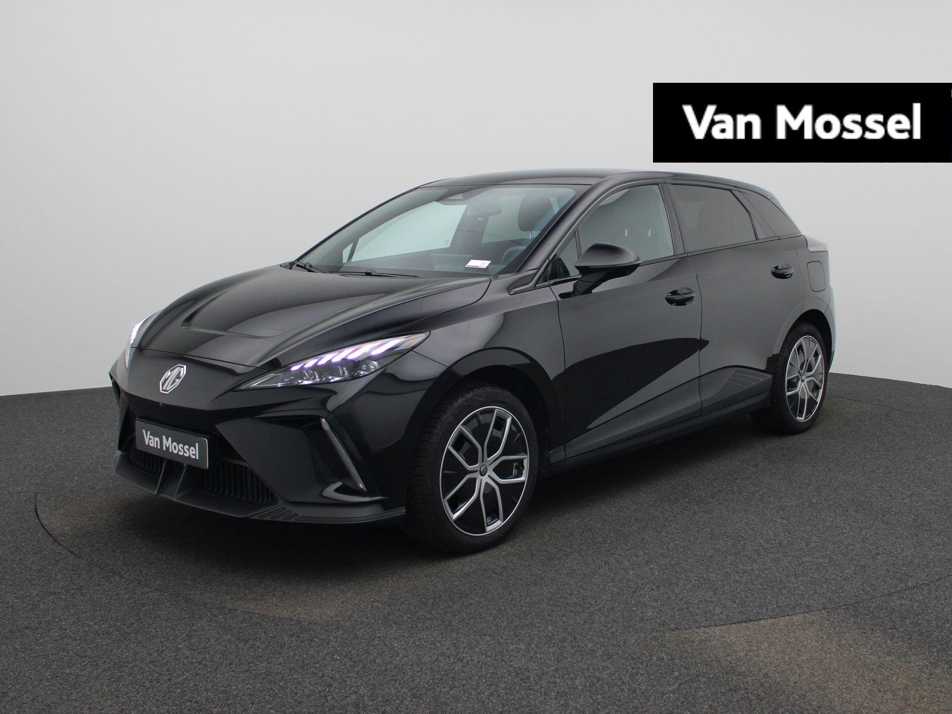 MG 4 64 kWh Luxury | 360 Camera | Stoelverwarming | Stuurver, Auto's, MG, Automaat, Gebruikt, Zwart, 204 pk