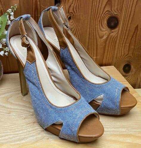 Clowse schoenen maat 39 nieuw, Kleding | Dames, Schoenen, Overige kleuren, Nieuw, Ophalen of Verzenden, Sneakers of Gympen