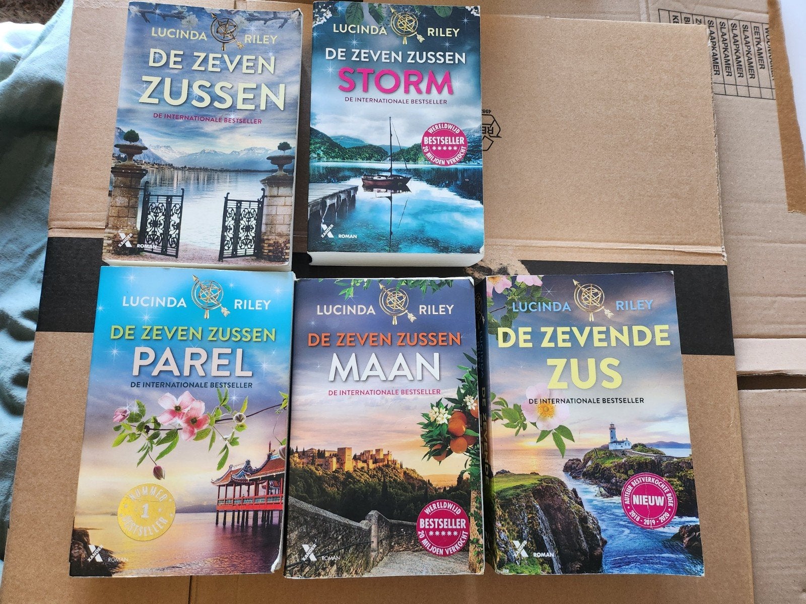 De Zeven Zussen serie - Lucinda Riley (5 boeken), Ophalen of Verzenden, Zo goed als nieuw, Lucinda Riley, Nederland