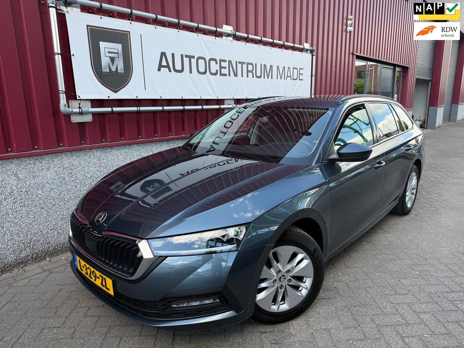 Skoda Octavia Combi 1.0 TSI Business Edition // Clima // PDC, Auto's, Skoda, Stof, Gebruikt, Origineel Nederlands, 3 cilinders