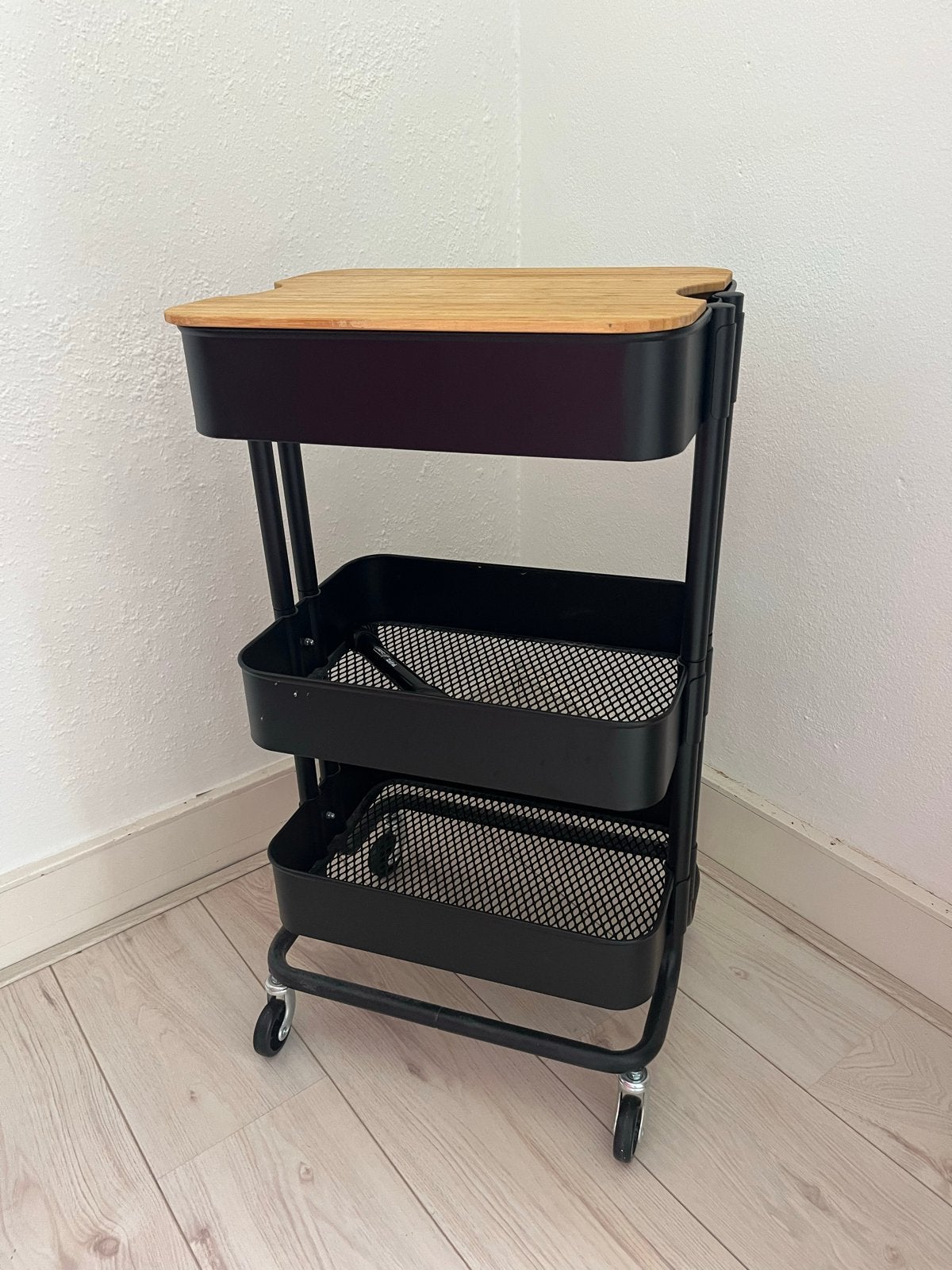 IKEA RÅSKOG trolley with NORRÅVA bamboo lid, Ophalen, Zo goed als nieuw