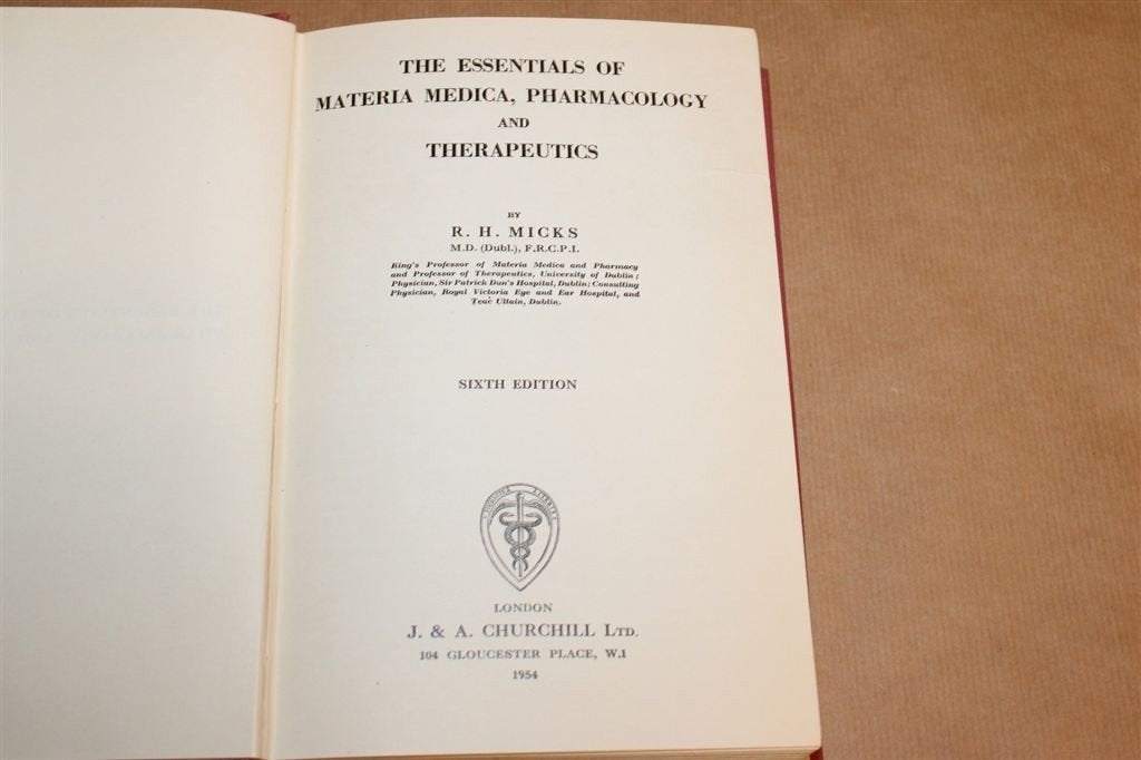 Essentials Materia Medica — Pharmacology & Therapeutics 1954, Ophalen of Verzenden, Gelezen
