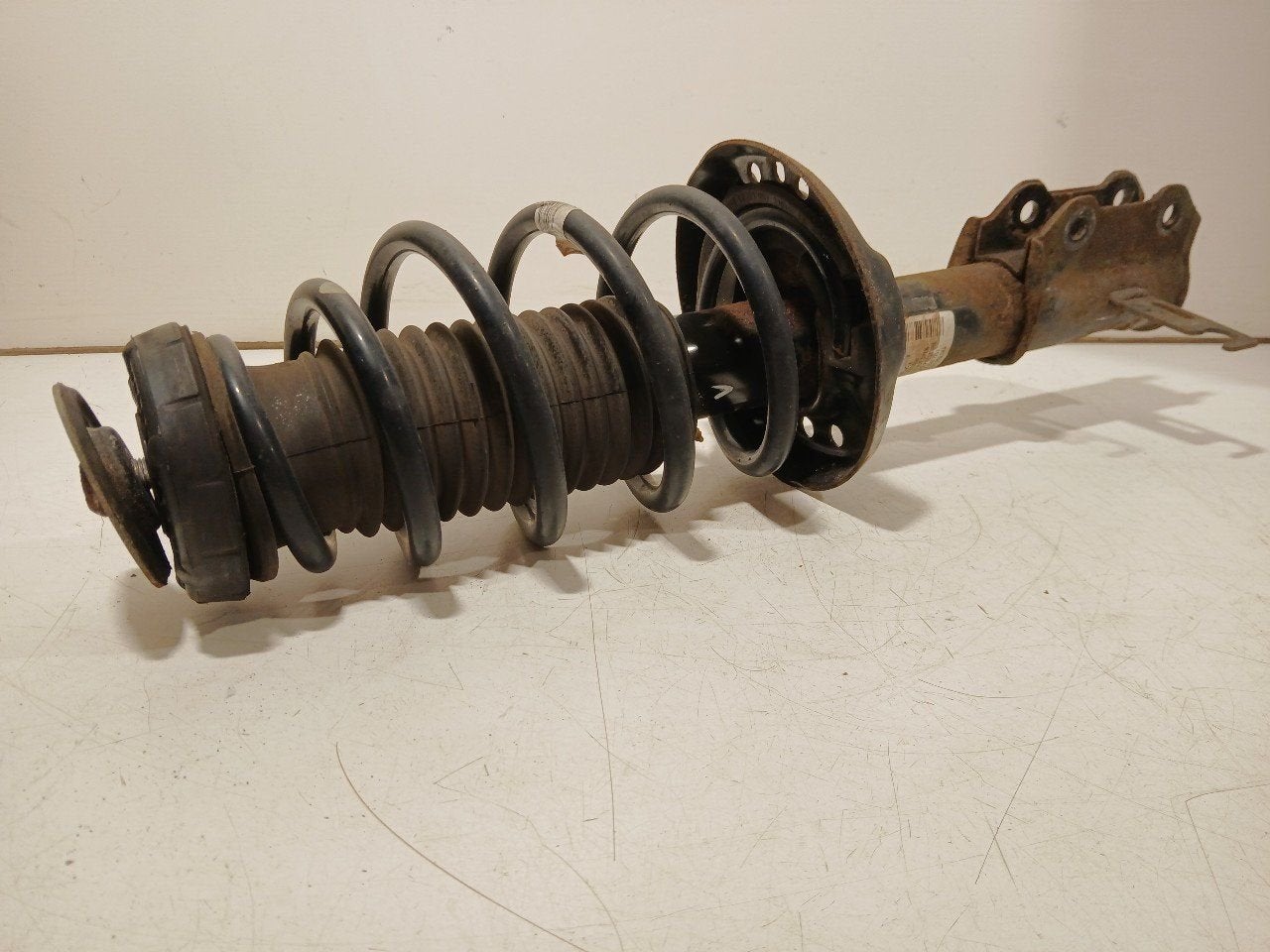 Veerpoot links voor Opel Astra, Onderdelen@venauto.nl, Van der Ven Autorecycling B.V., Gebruikt, Ettenseweg 76, 4706 PB Roosendaal, The Netherlands