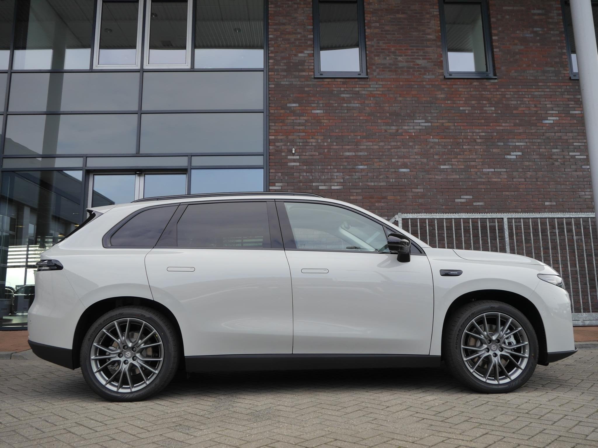 Leapmotor C10 Design ProMax AWD 81.9 kWh | 598 PK | 0-100 in, Auto's, Leapmotor, Automaat, Automatische klimaatregeling, Zwart