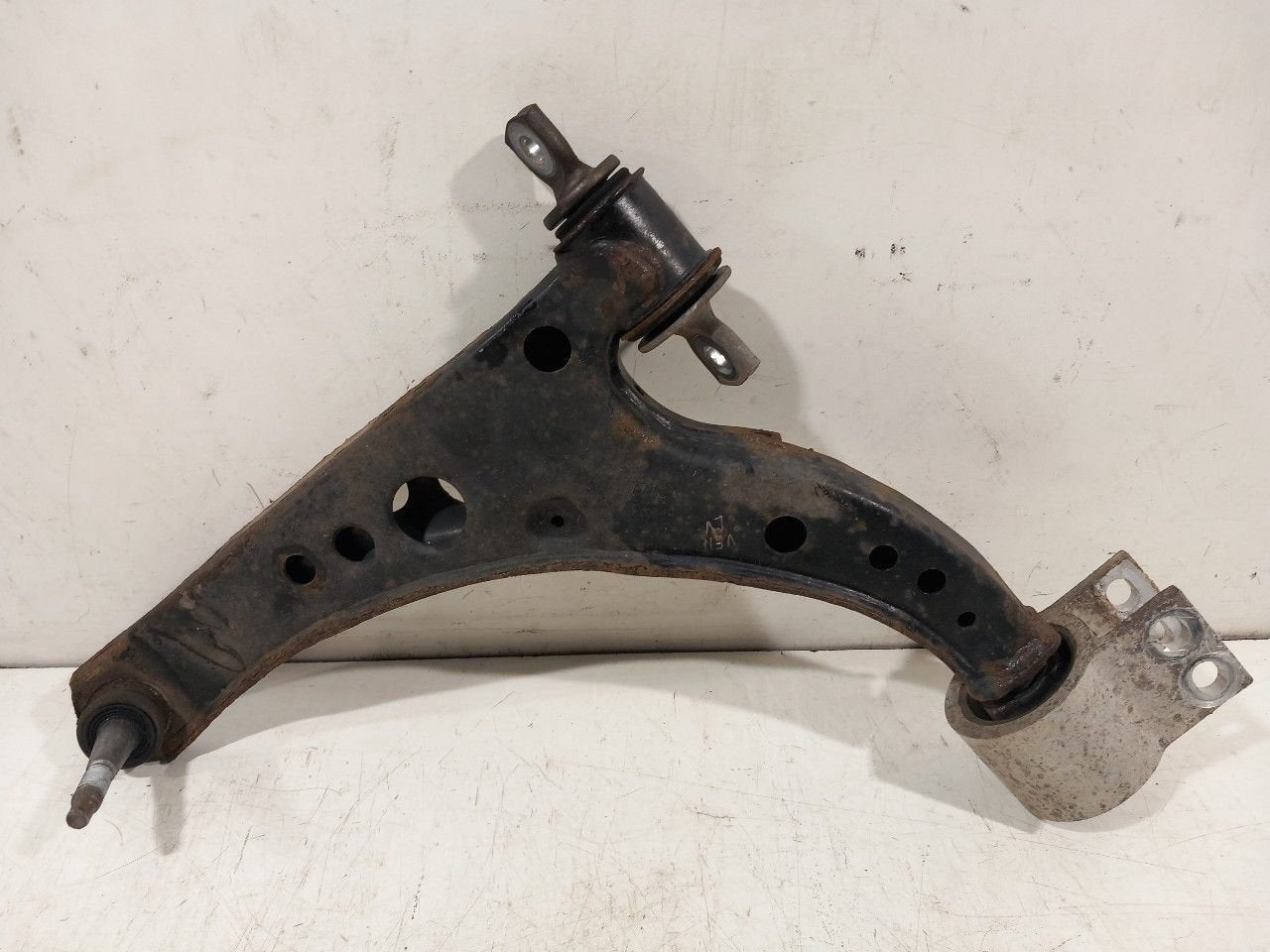 Draagarm links voor Opel Astra, Onderdelen@venauto.nl, Van der Ven Autorecycling B.V., Gebruikt, Ettenseweg 76, 4706 PB Roosendaal, The Netherlands