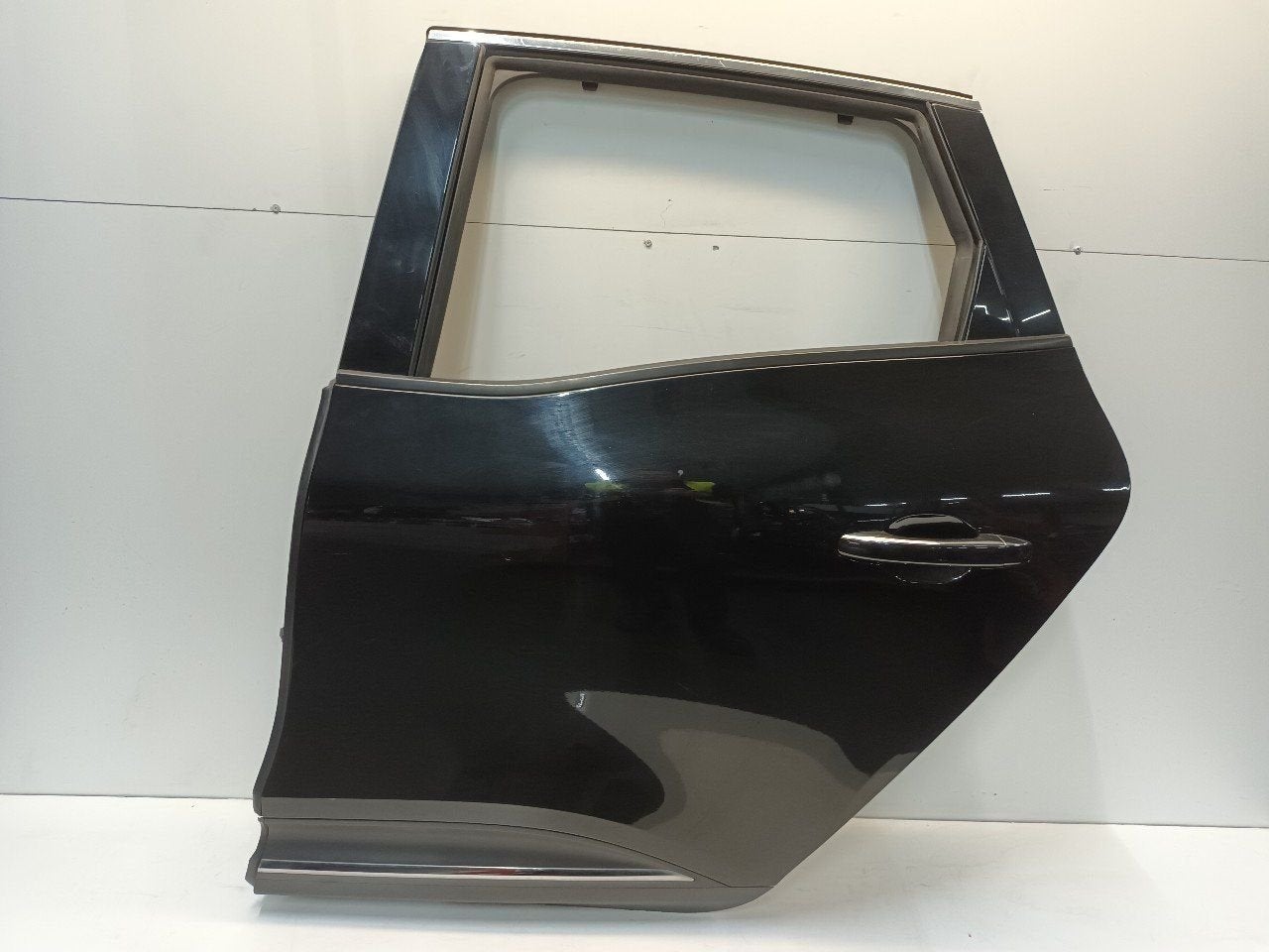 Portier links achter Renault Scénic, Onderdelen@venauto.nl, Van der Ven Autorecycling B.V., Gebruikt, Ettenseweg 76, 4706 PB Roosendaal, The Netherlands