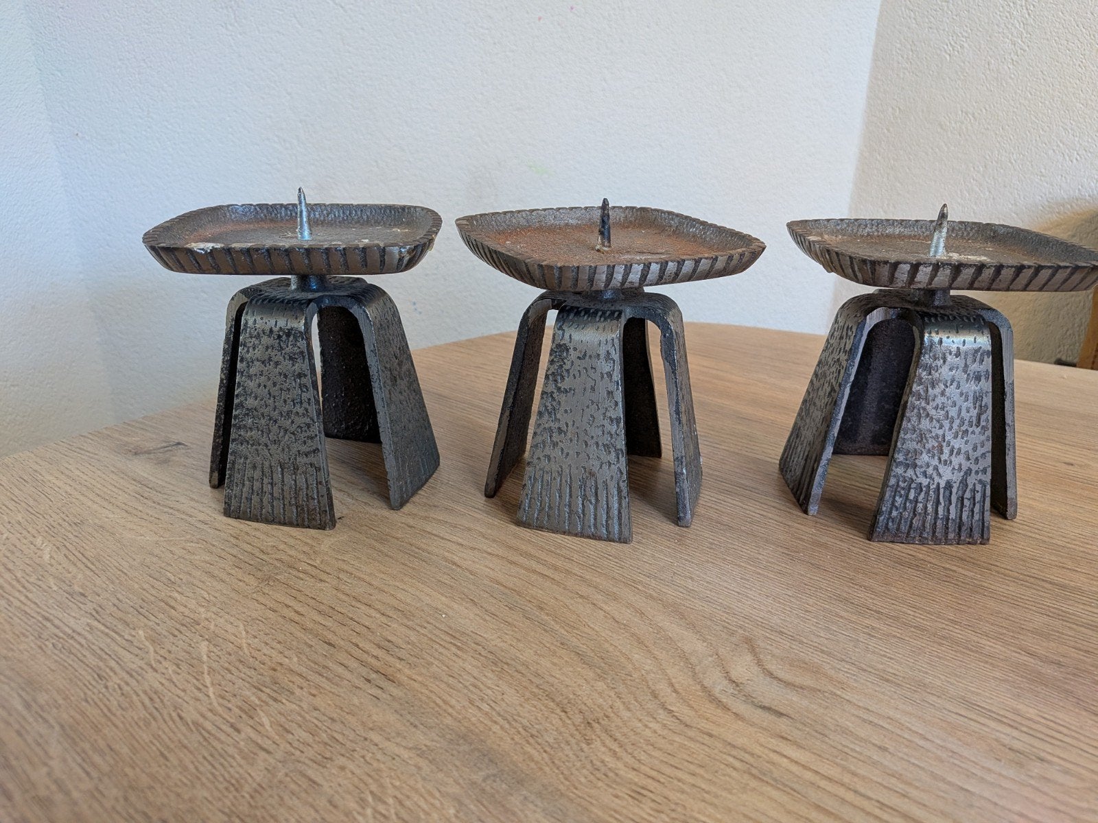 3xVintage Brutalist Gietijzeren Kandelaren–Gemarkeerd Japan, Ophalen