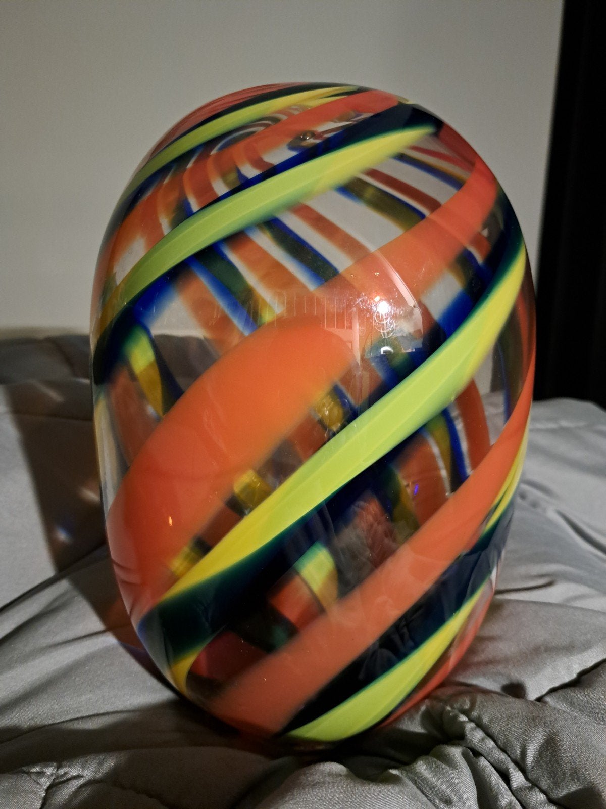 Kleurrijke glazen vaas/decoratie met spiraalpatroon, Antiek en Kunst, Ophalen