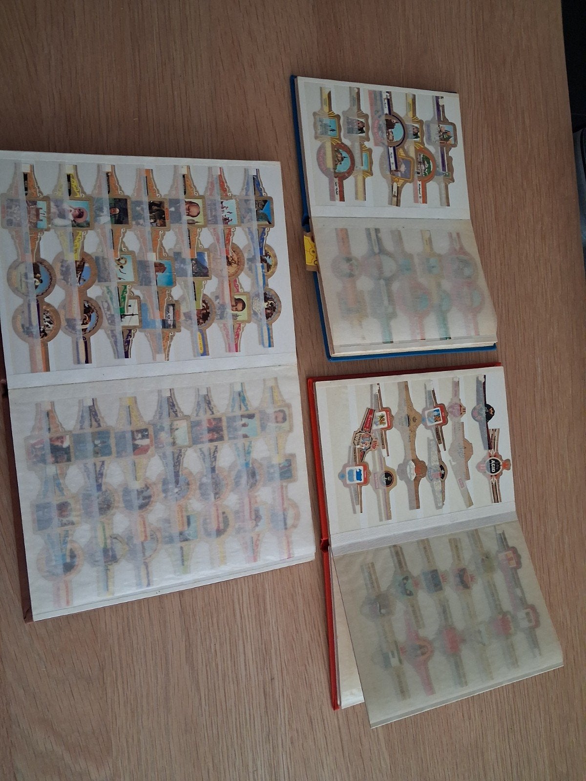 Sigarenbandjes verzameling. 3 boekjes., Ophalen