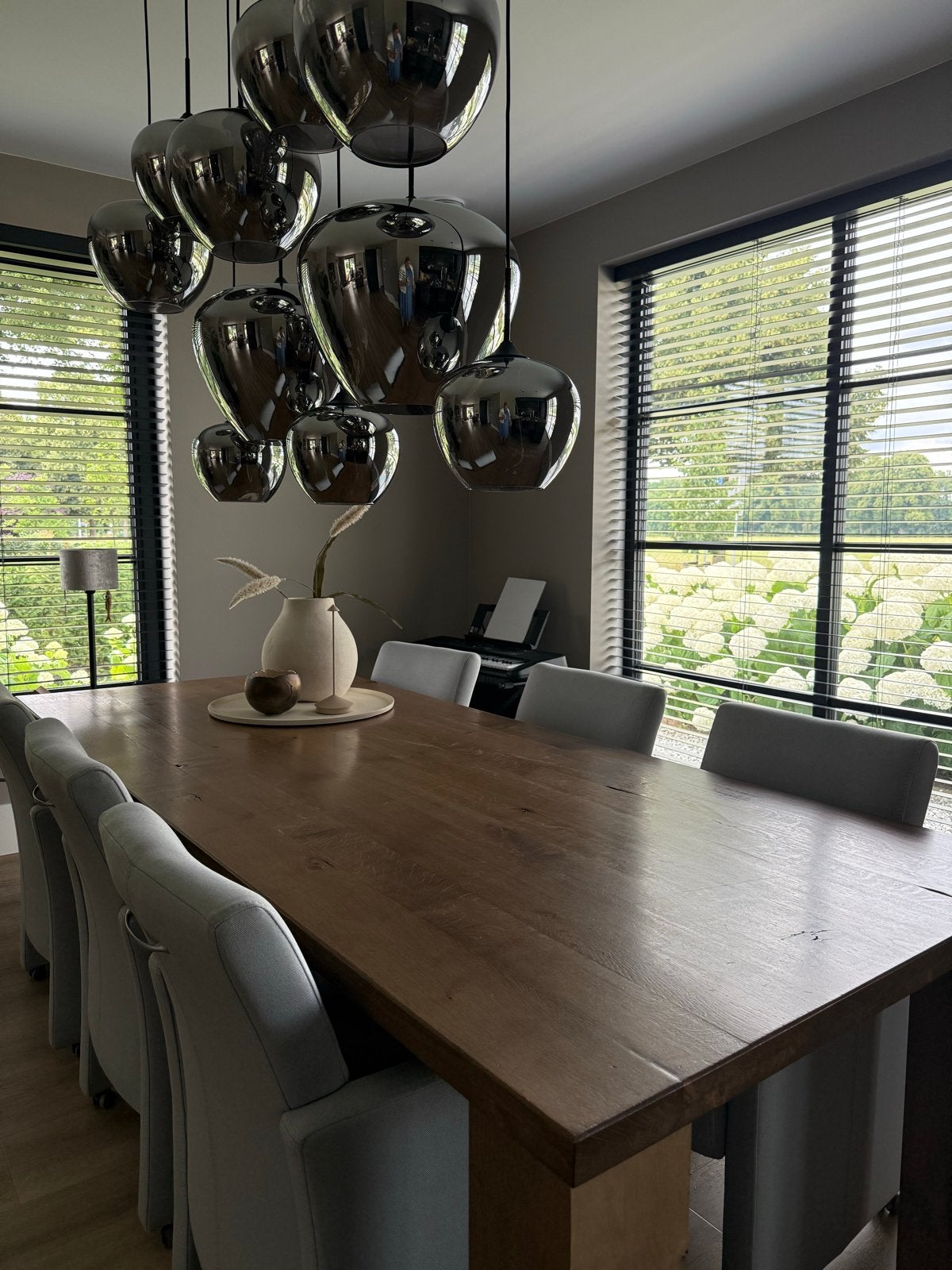 Eikenhouten eettafel met 6 stoelen op wieltjes, Ophalen, Gebruikt, Eikenhout, 200 cm of meer