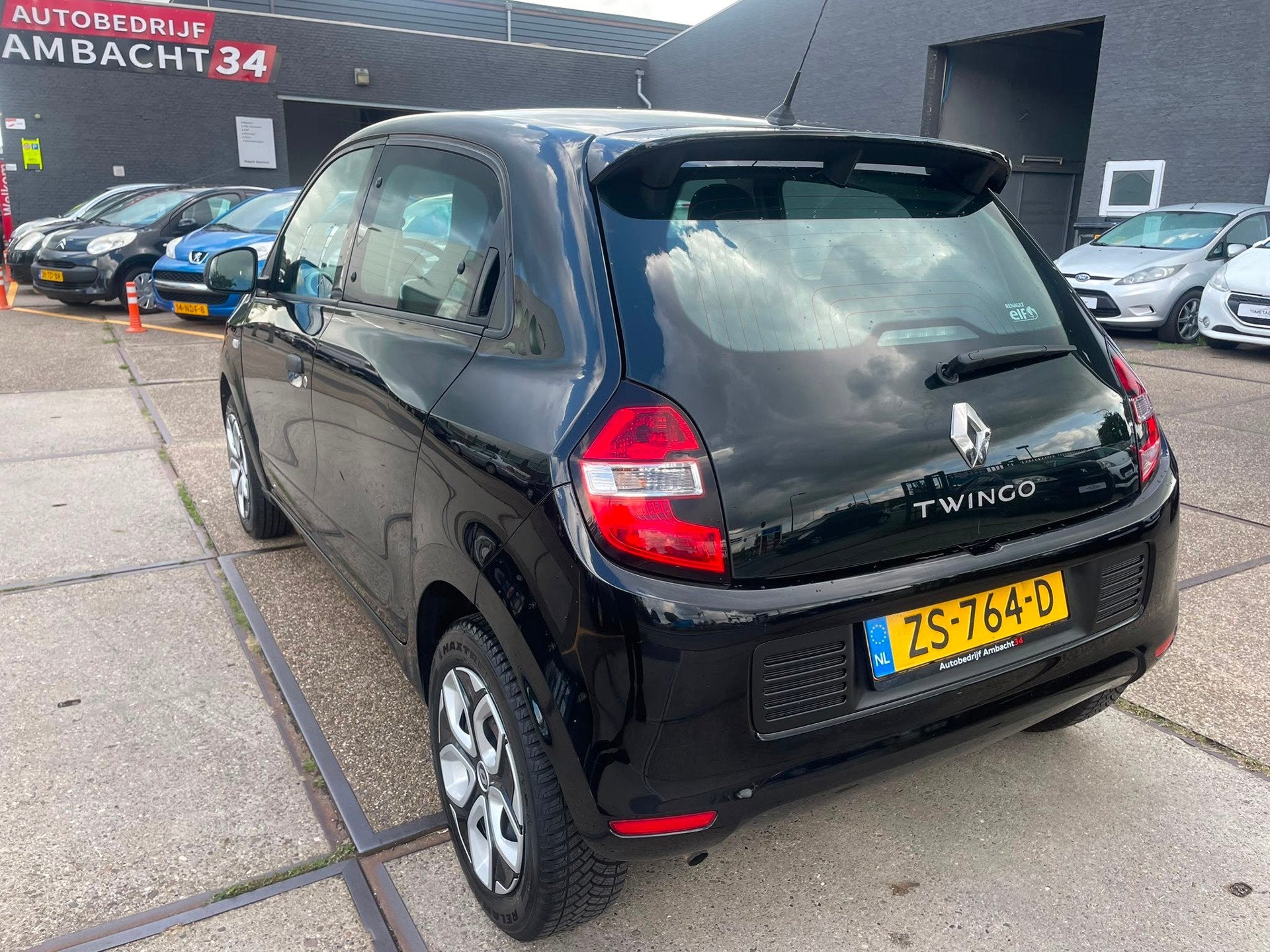 Renault Twingo 1.0 SCe Authentique, Auto's, Gebruikt, Zwart, Bedrijf, Handgeschakeld