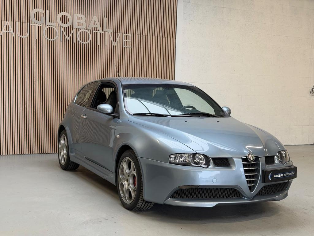 Alfa Romeo 147 3.2 V6 GTA - ZWART LEER - HANDGESCHAKELD, Auto's, Alfa Romeo, Gebruikt, Zwart, Blauw, Handgeschakeld