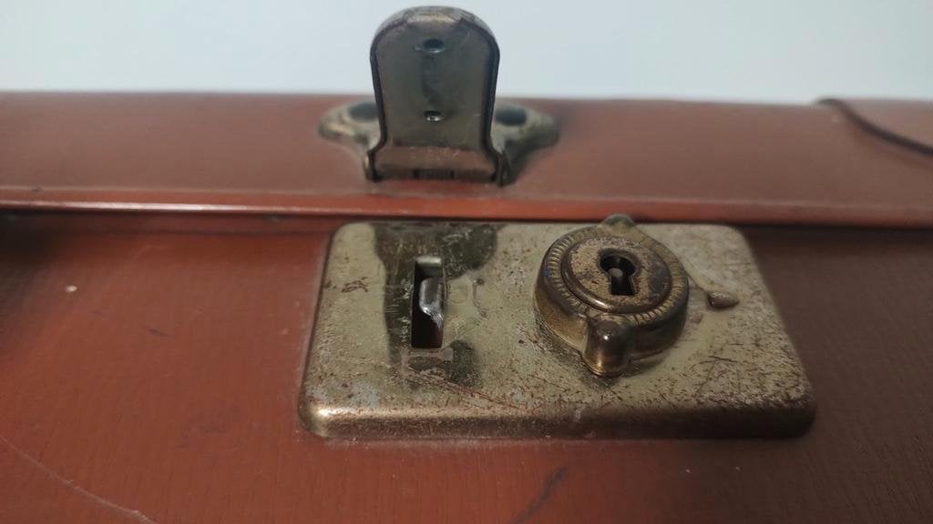 K610 VINTAGE jaren 40-50 koffer geperst karton groot model, Sieraden, Tassen en Uiterlijk, Koffers, Overige materialen, Gebruikt