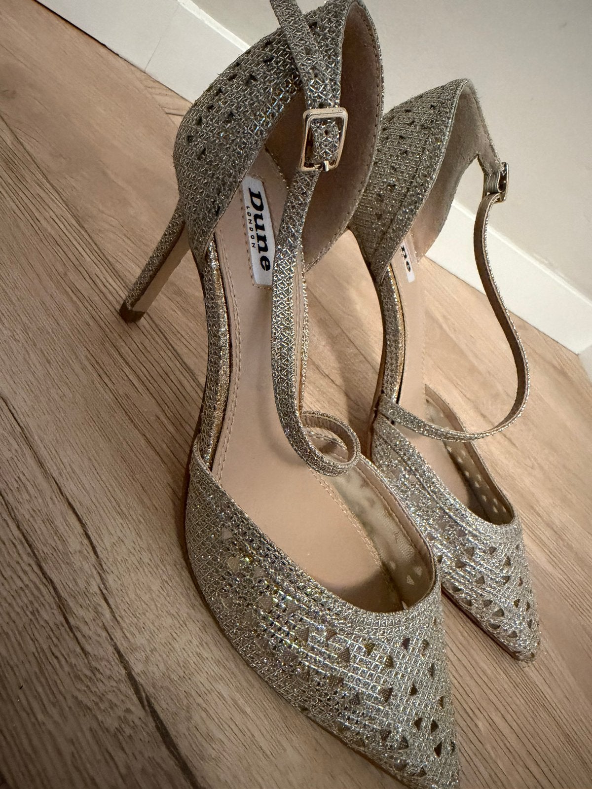 Dune London Glitter Hakken.  Als Nieuw, Kleding | Dames, Schoenen, Ophalen of Verzenden, Zo goed als nieuw, Overige kleuren