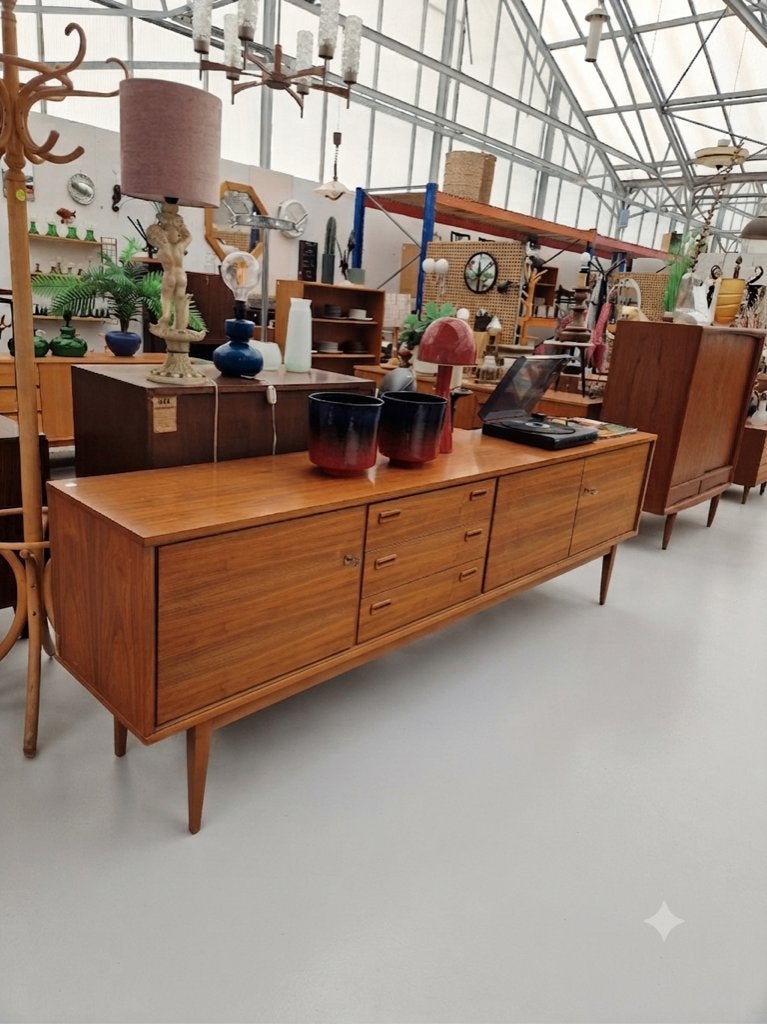 Vintage groot dressoir met drie laden, 250cm, Met deur(en), ., Ophalen of Verzenden, 200 cm of meer