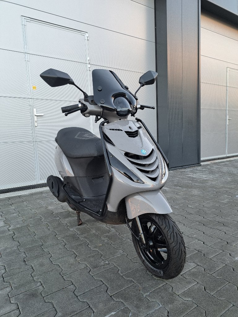 Piaggio Zip 4T 50cc Glans Nardo Grey | Full Led | Garantie ✅, N.V.T., Piaggio Zip, Zo goed als nieuw, N.V.T.