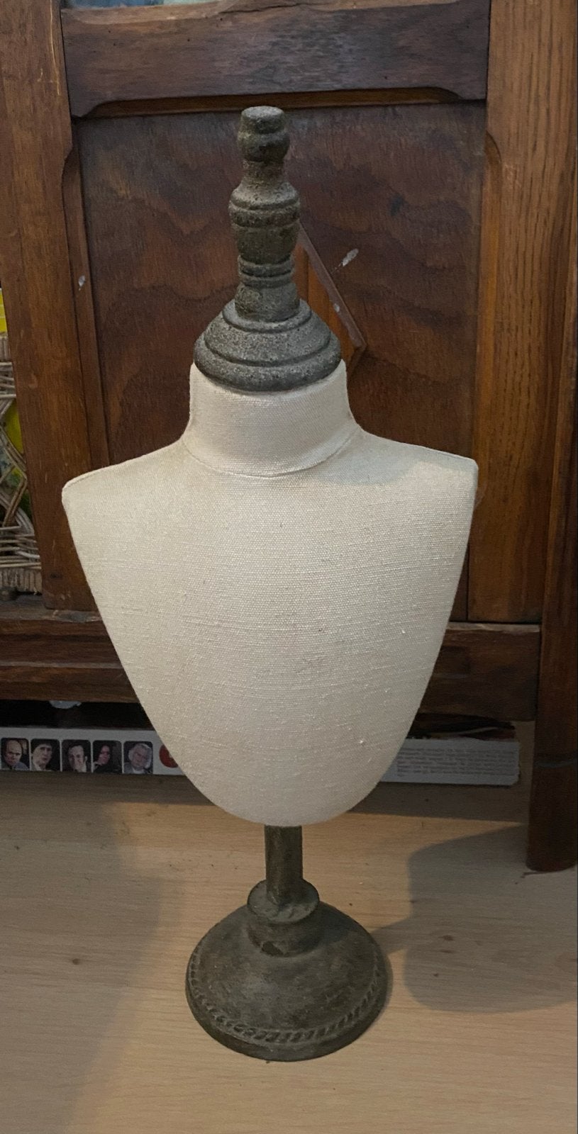 Tafelbuste Brocante, Ophalen