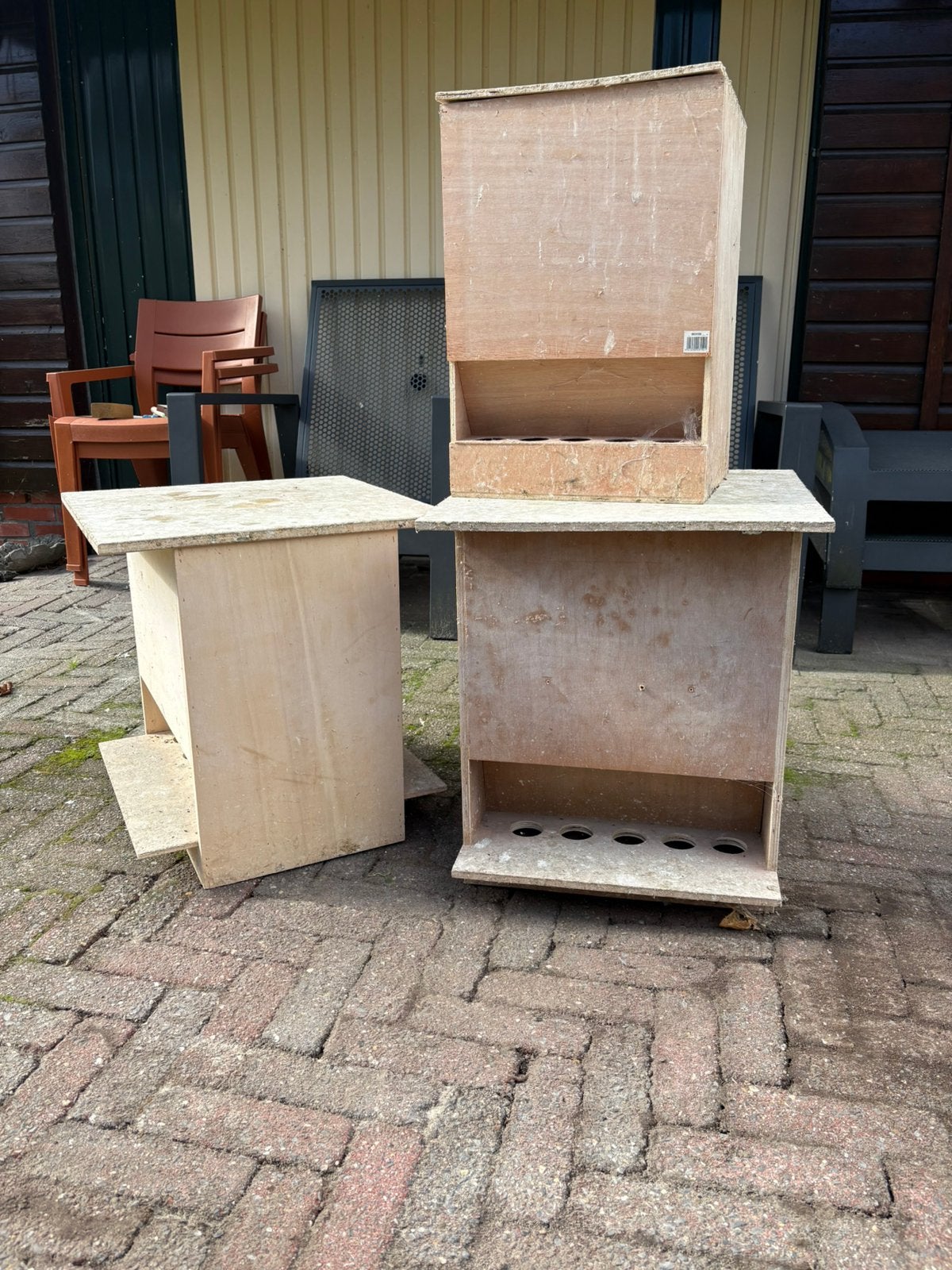 Voersilo’s, Ophalen, Zo goed als nieuw, Hout, Broedkooi of Kweekkooi