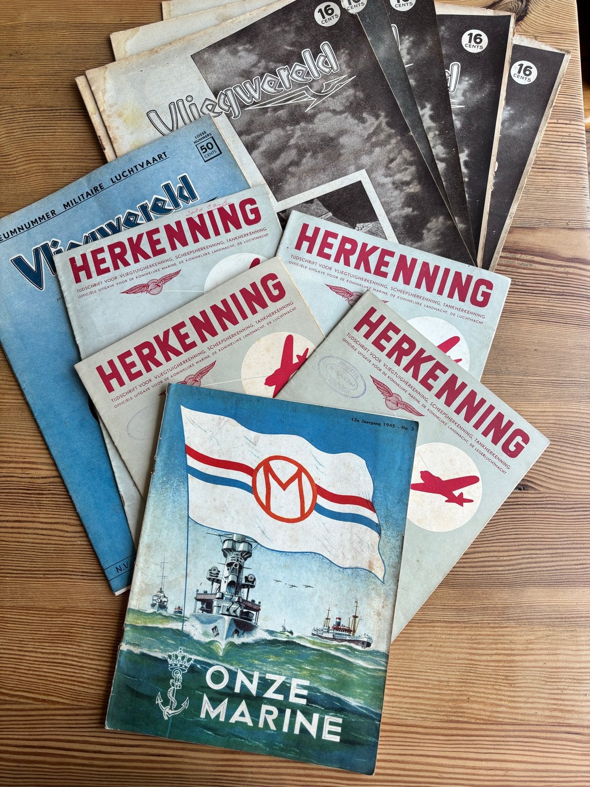 Vintage militaire tijdschriften: Vliegwereld, Herkenning, On, Ophalen of Verzenden, Gelezen, Overige typen