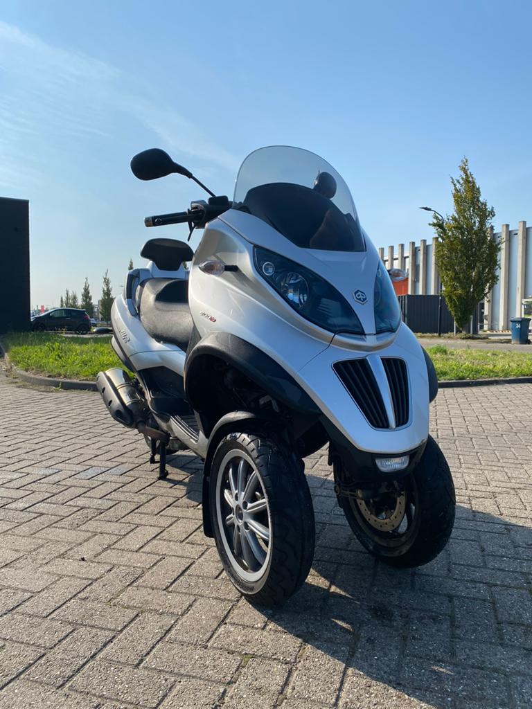 PIAGGIO MP3 LT400, Motoren, Motoren | Piaggio, Particulier, Overig, 12 t/m 35 kW, 1 cilinder, Motorrijbewijs A, Handvatverwarming