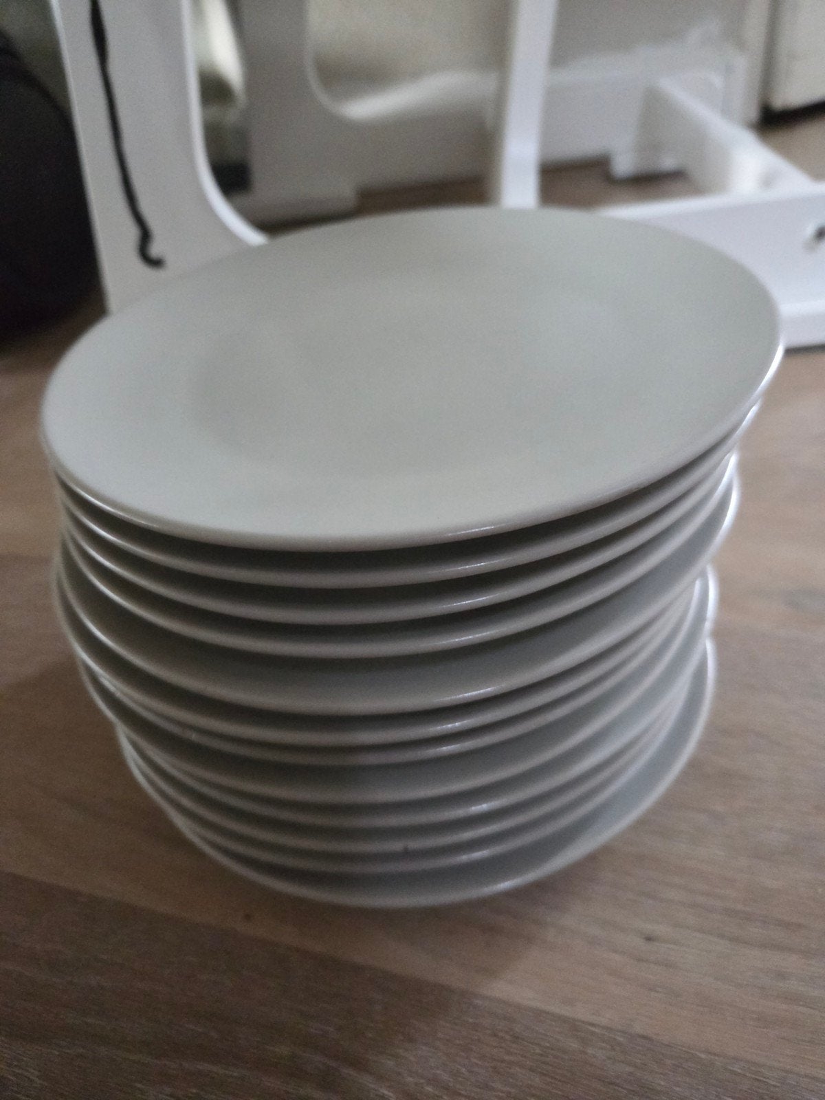 Te koop 12 platte boden 20 cm taupe, Ophalen, Overige stijlen, Bord(en)
