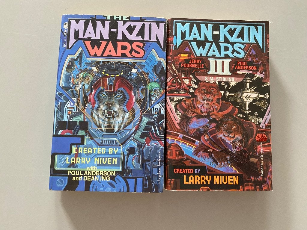 Man-kzin Wars by Larry Niven, 2 boeken, Ophalen of Verzenden, Gelezen