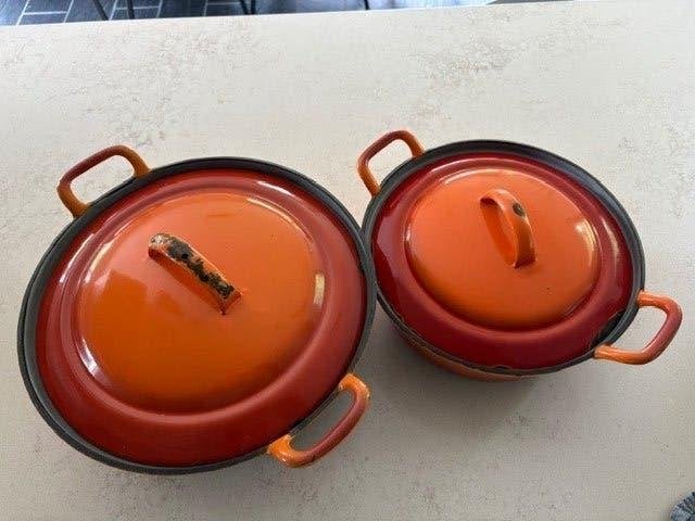 Vintage oranje gietijzeren braadpannen, groot en klein, Ophalen, Gebruikt, Gietijzer, Keramische plaat