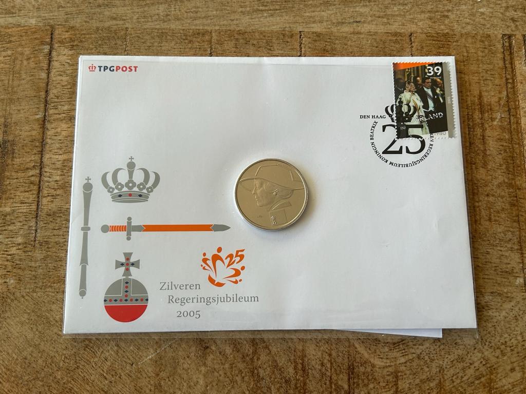 Zilveren regeringsjubileum 2005, Postzegels en Munten, Penningen en Medailles, Ophalen of Verzenden, Overige materialen