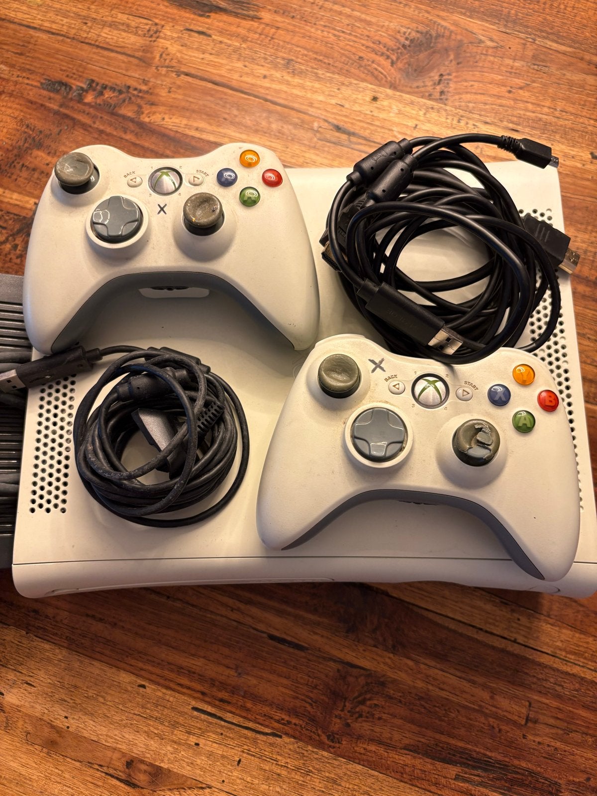 Xbox 360 console met 2 controllers en kabels, Spelcomputers en Games, Spelcomputers | Xbox 360, Gebruikt, 360 Pro of Premium, Met 2 controllers