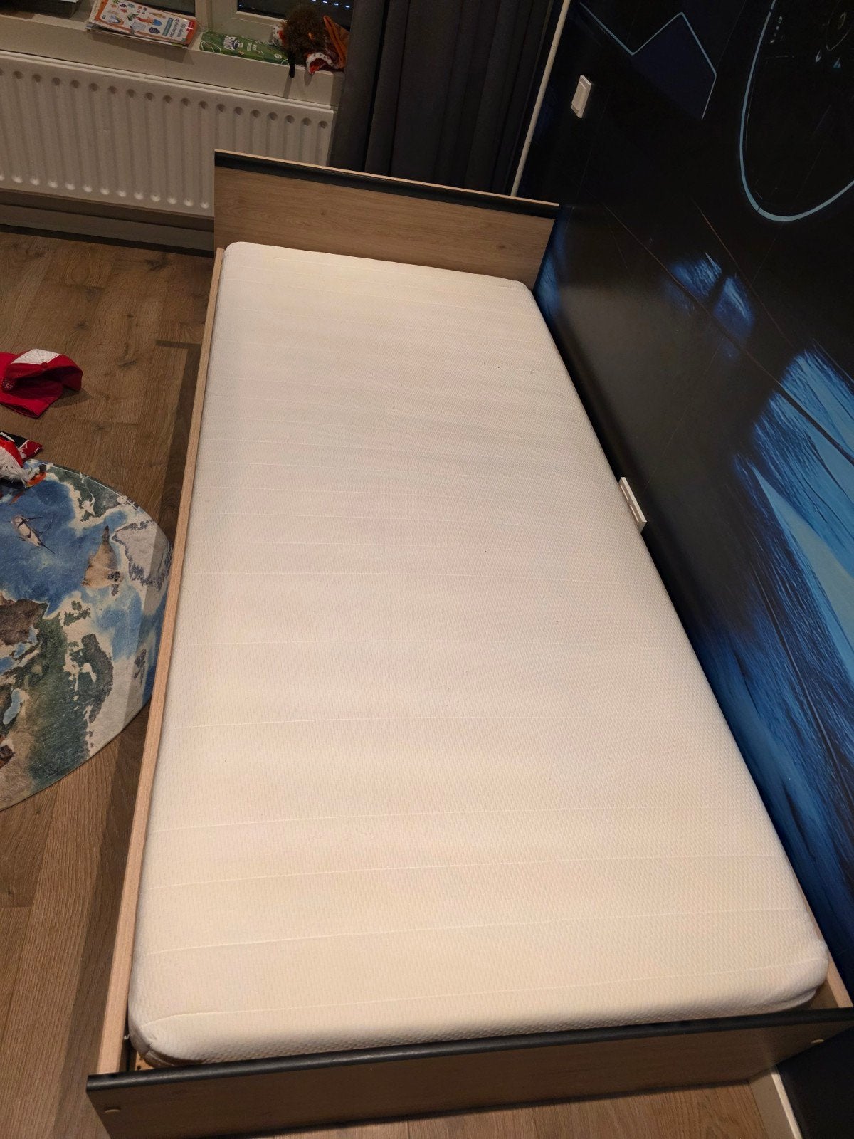 Foto 2 van Leenbakker bed met matras, altijd met bescherming gebruikt