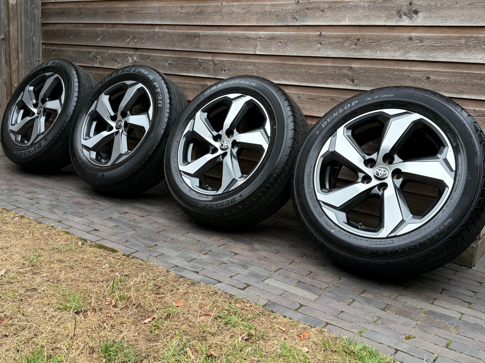Orig Toyota RAV4 18 inch velgen + Dunlop zomerbanden, 18 inch, Gebruikt, Banden en Velgen, Ophalen of Verzenden