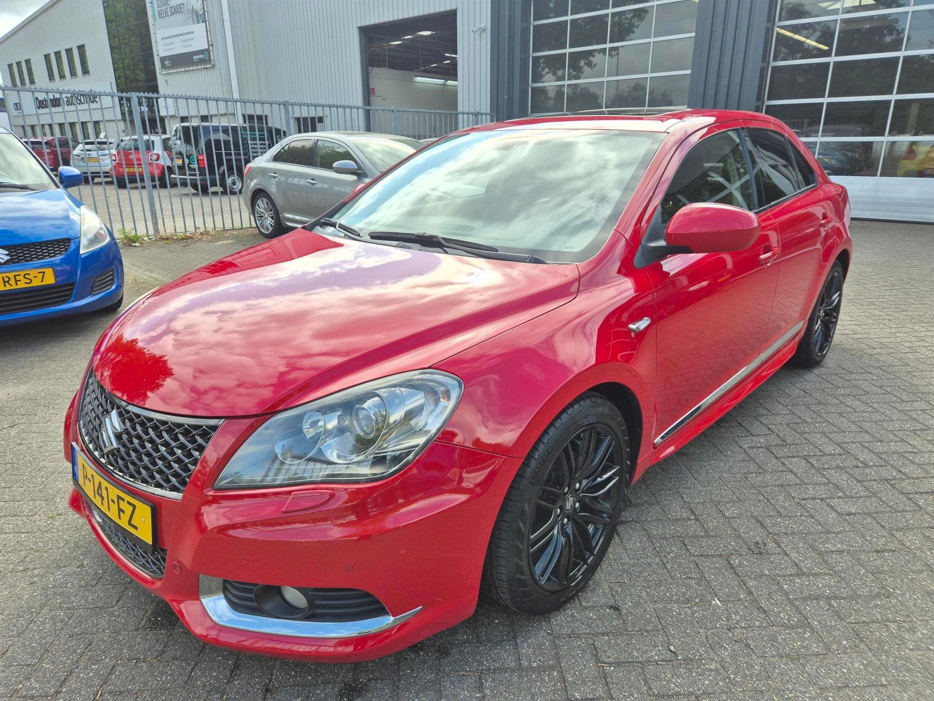 Suzuki Kizashi 2.4 Sport aut 4x4, Auto's, Suzuki, Automaat, Euro 5, Gebruikt, Zwart