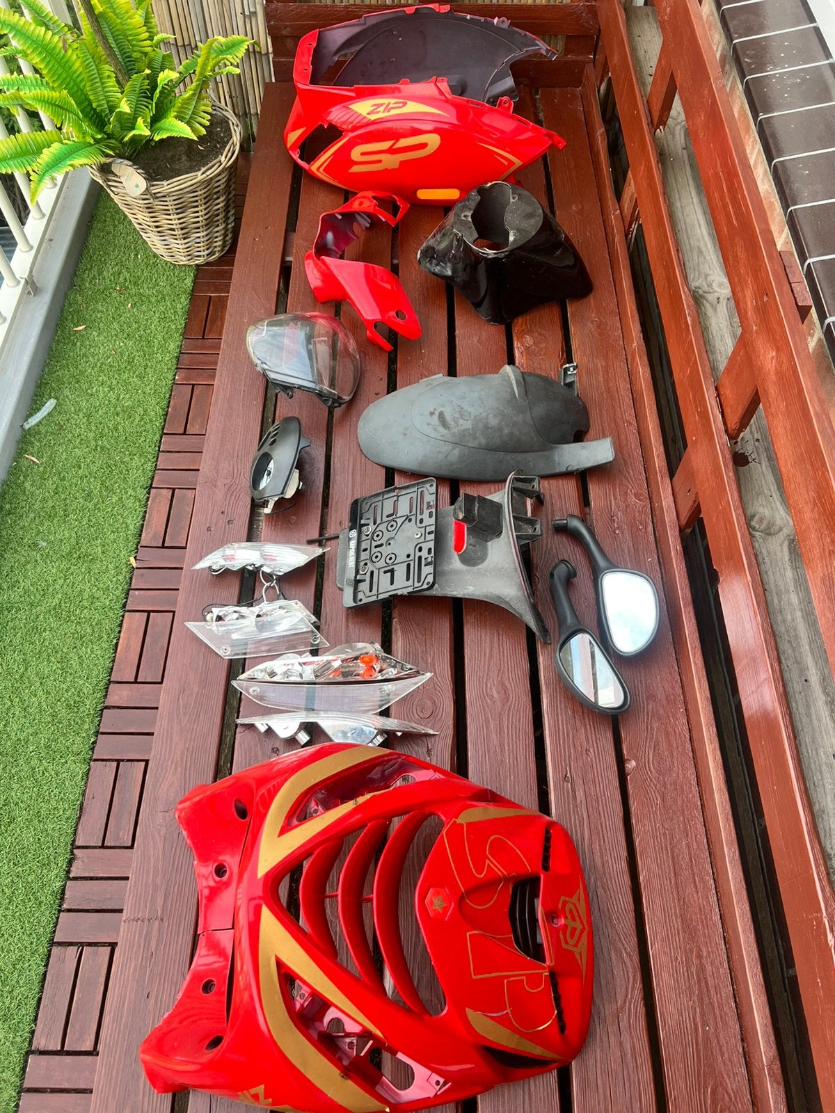 Kappenset en knipperlichten piaggio zip, Fietsen en Brommers, Ophalen, Gebruikt, Benzine, Zip
