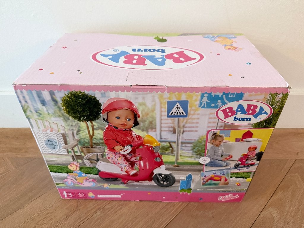 Baby Born roze scooter afstandsbediening lichten babypop, Ophalen of Verzenden, Zo goed als nieuw, Babypop