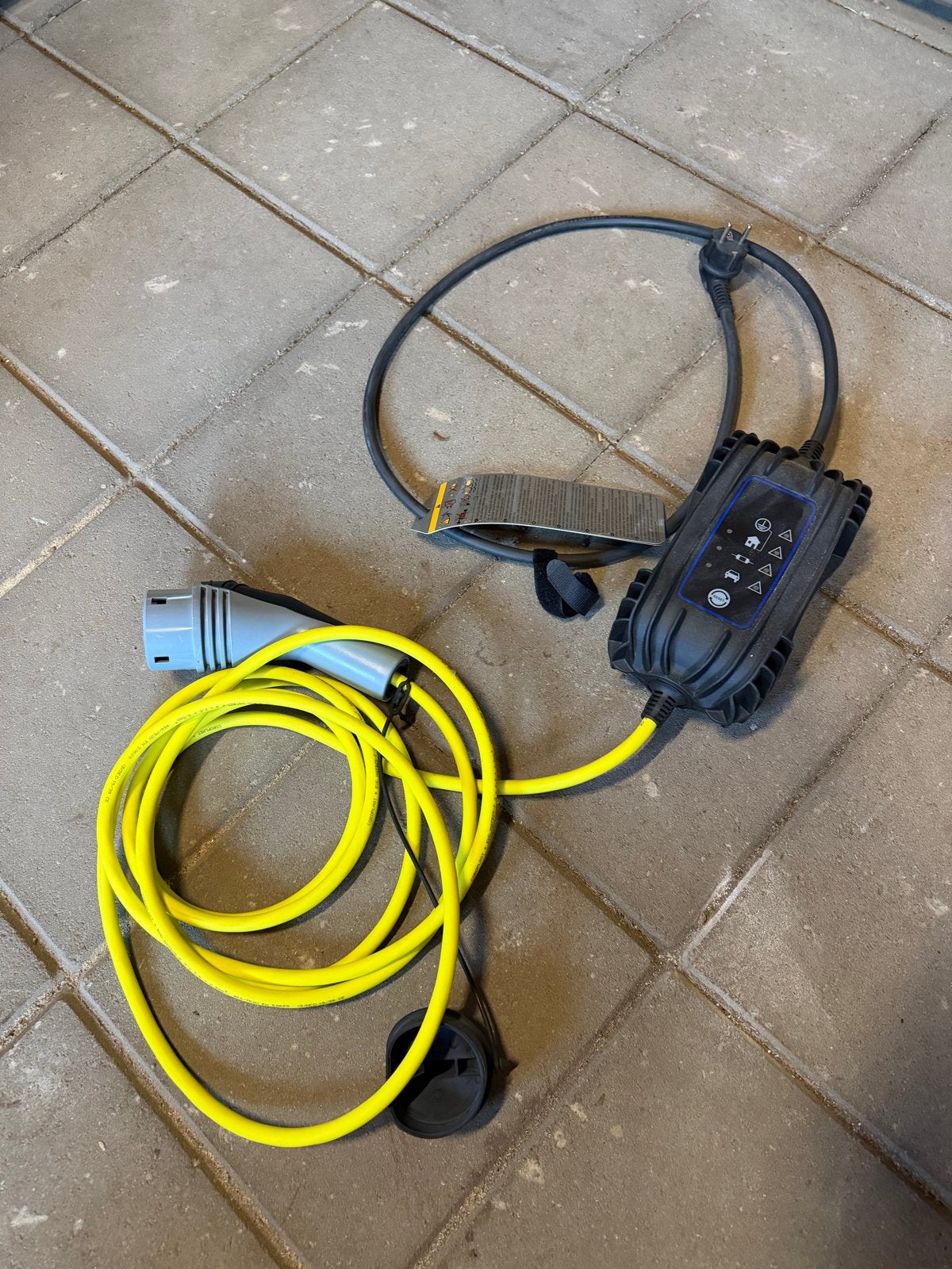 VW AG CE Draagbare EV Laadkabel - Zo goed als nieuw, Ophalen, Zo goed als nieuw, Laadkabel