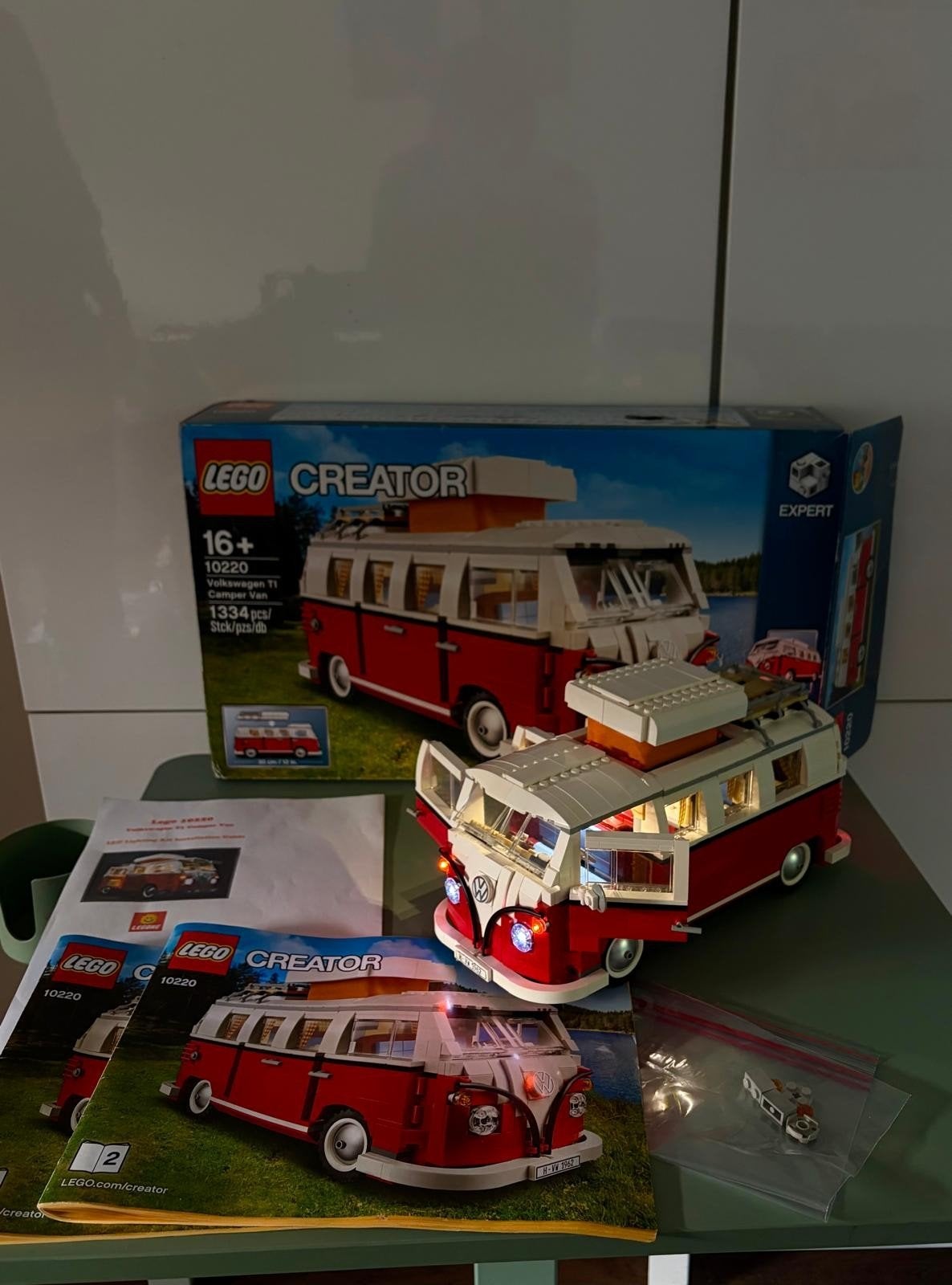 10220 Lego Volkswagen T1 kampeerauto., Lego, Ophalen of Verzenden, Zo goed als nieuw, Inclusief instructies