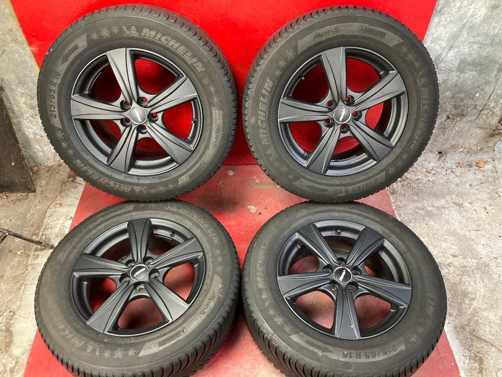 Winterbanden Subaru Forester 215/65R16 Michelin, Auto-onderdelen, 16 inch, ., Banden en Velgen, .