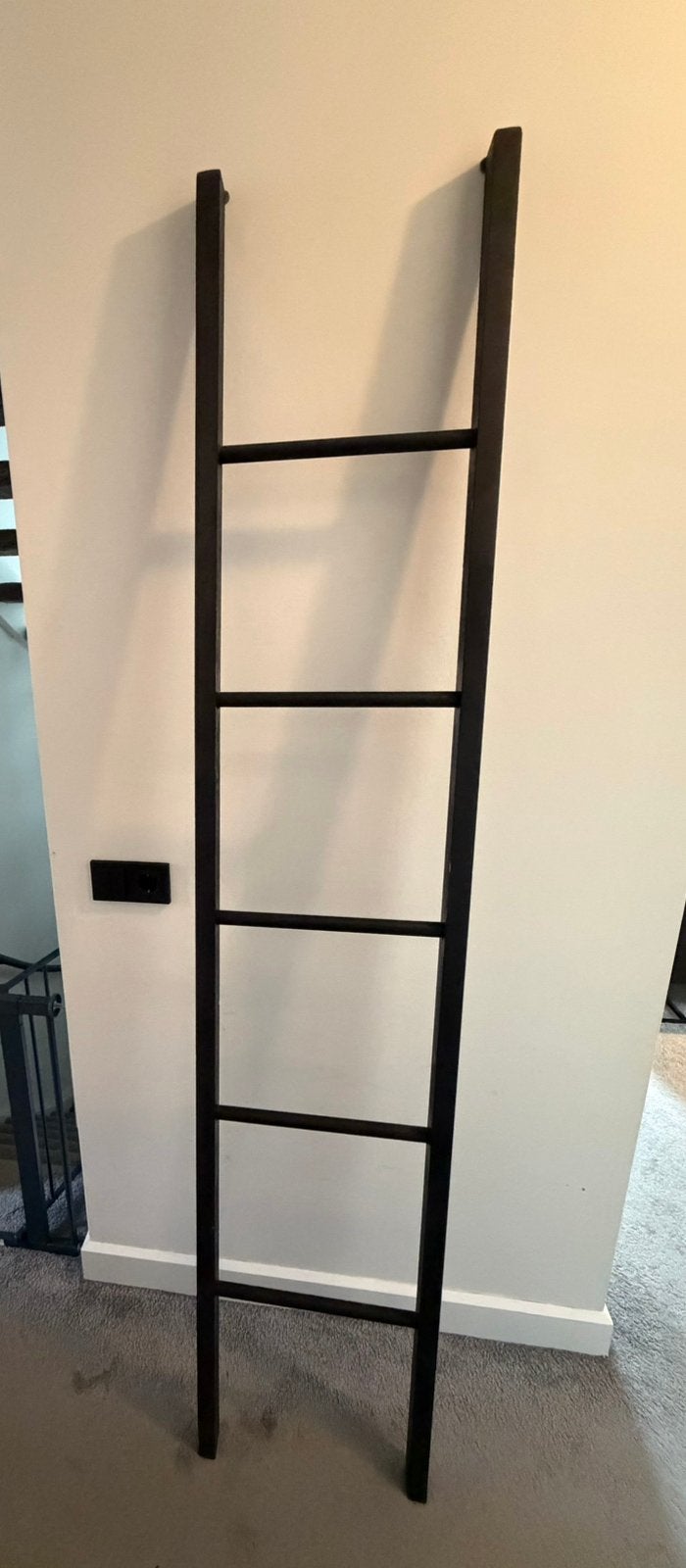 Zwarte houten ladder 2,4m, Ophalen, Gebruikt