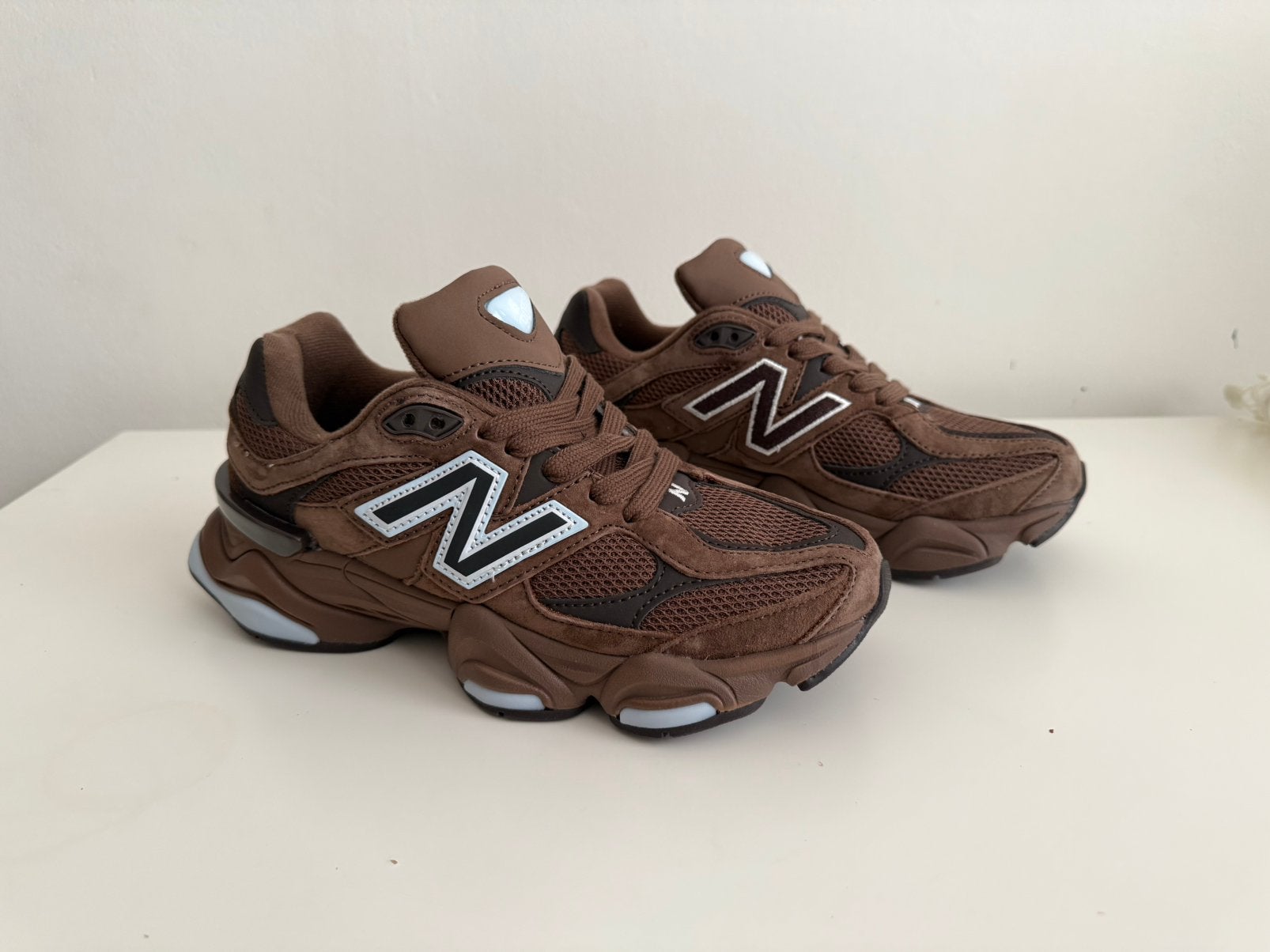 New Balance 9060 maat 39,5, Ophalen of Verzenden, Zo goed als nieuw, Bruin, Sneakers of Gympen