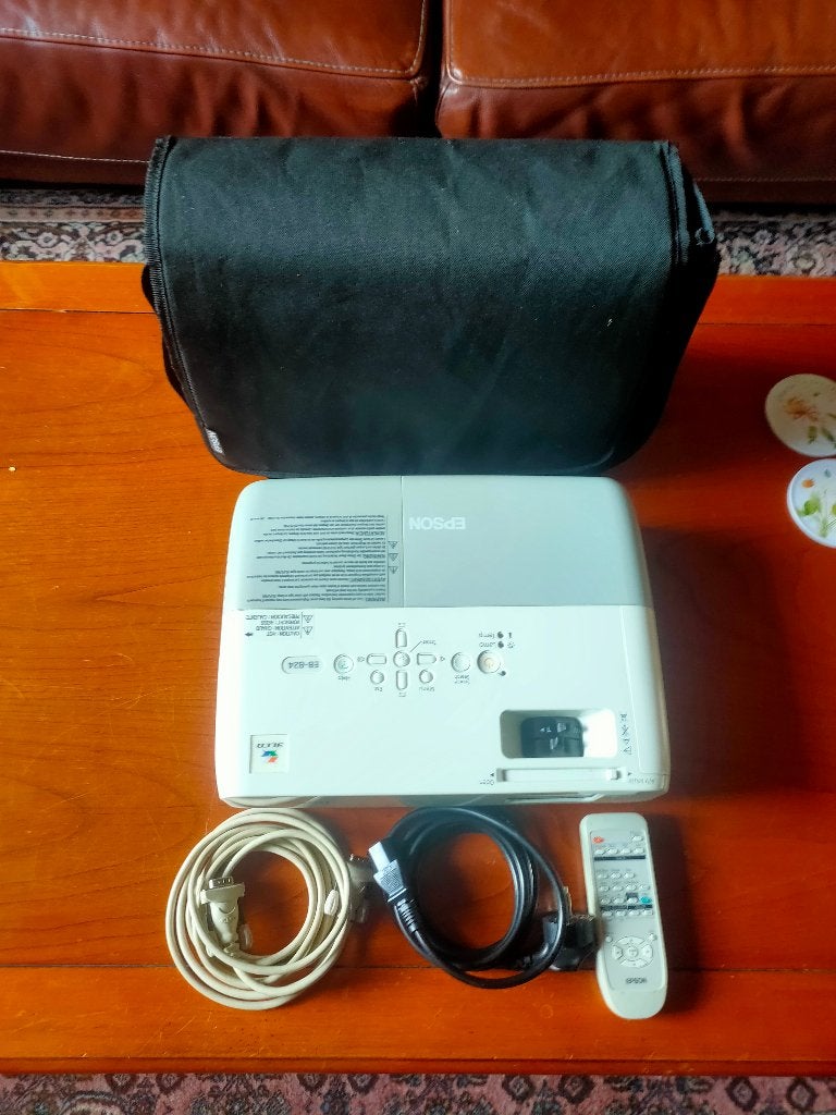 EPSON Beamer, type: EB-824., Audio, Tv en Foto, Beamers, EPSON, LED, Ophalen of Verzenden, Zo goed als nieuw